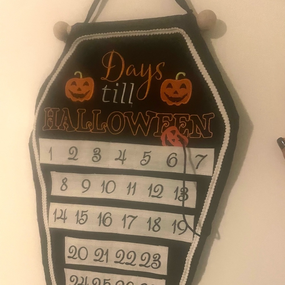 Days Till Halloween Countdown Calendar Fabric Coffin Shape Wall Hanging